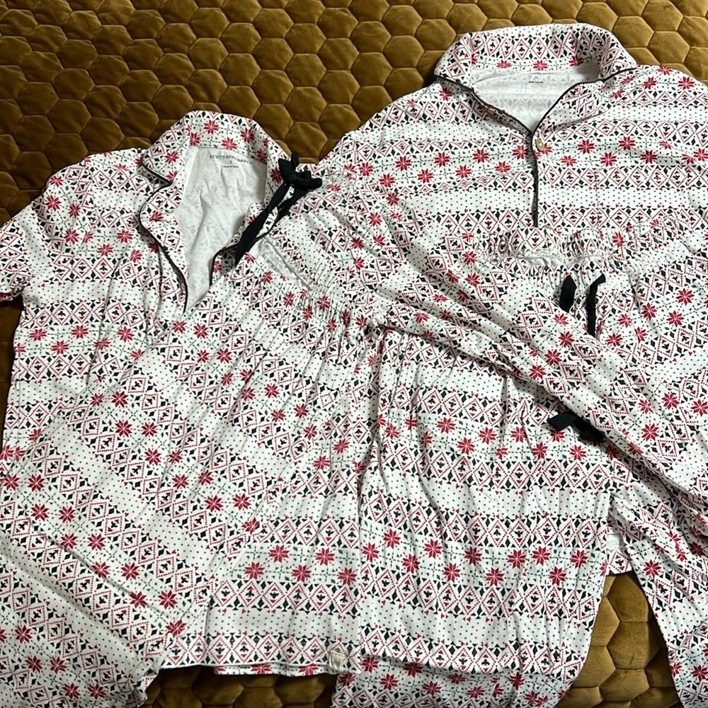 Burt’s Bees Baby Matching Christmas Pajama Set S/M ADULT